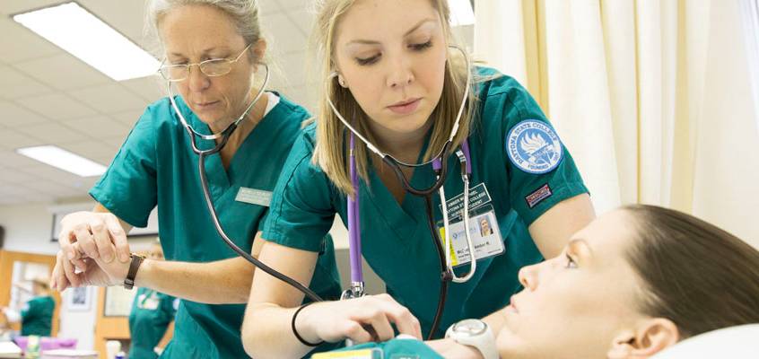 Nursing students use state of the art equipment at DSC.
